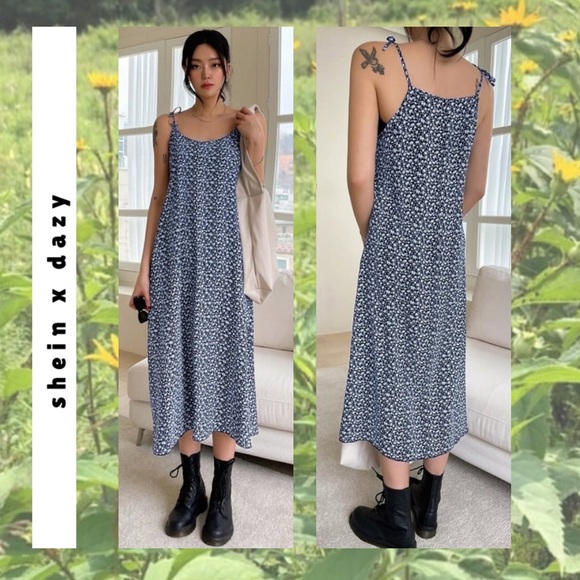 🍭 3/$10 blue & white floral maxi dress - Picture 2 of 15